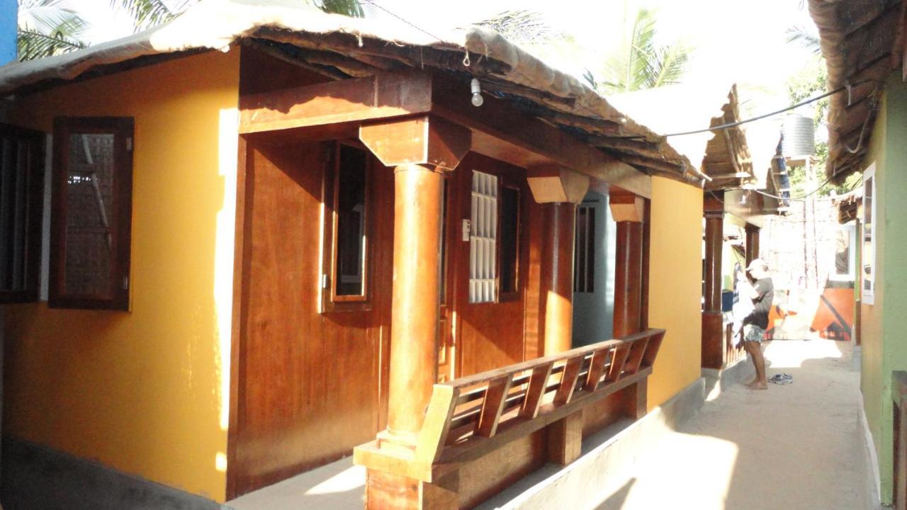 Casa Fiesta Sea Front Huts *