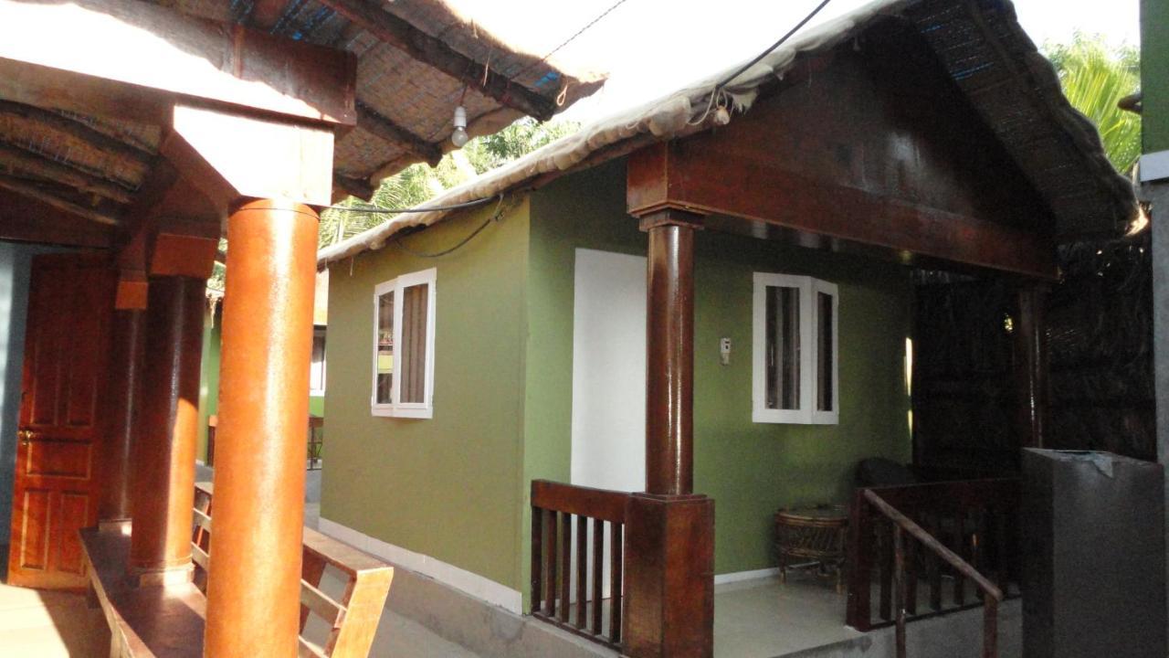 Casa Fiesta Sea Front Huts Apartment
