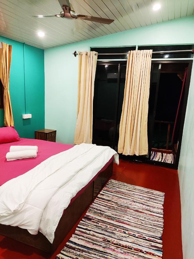 Casa Fiesta Sea Front Huts *