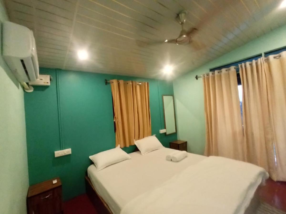 Casa Fiesta Sea Front Huts Patnem Beach