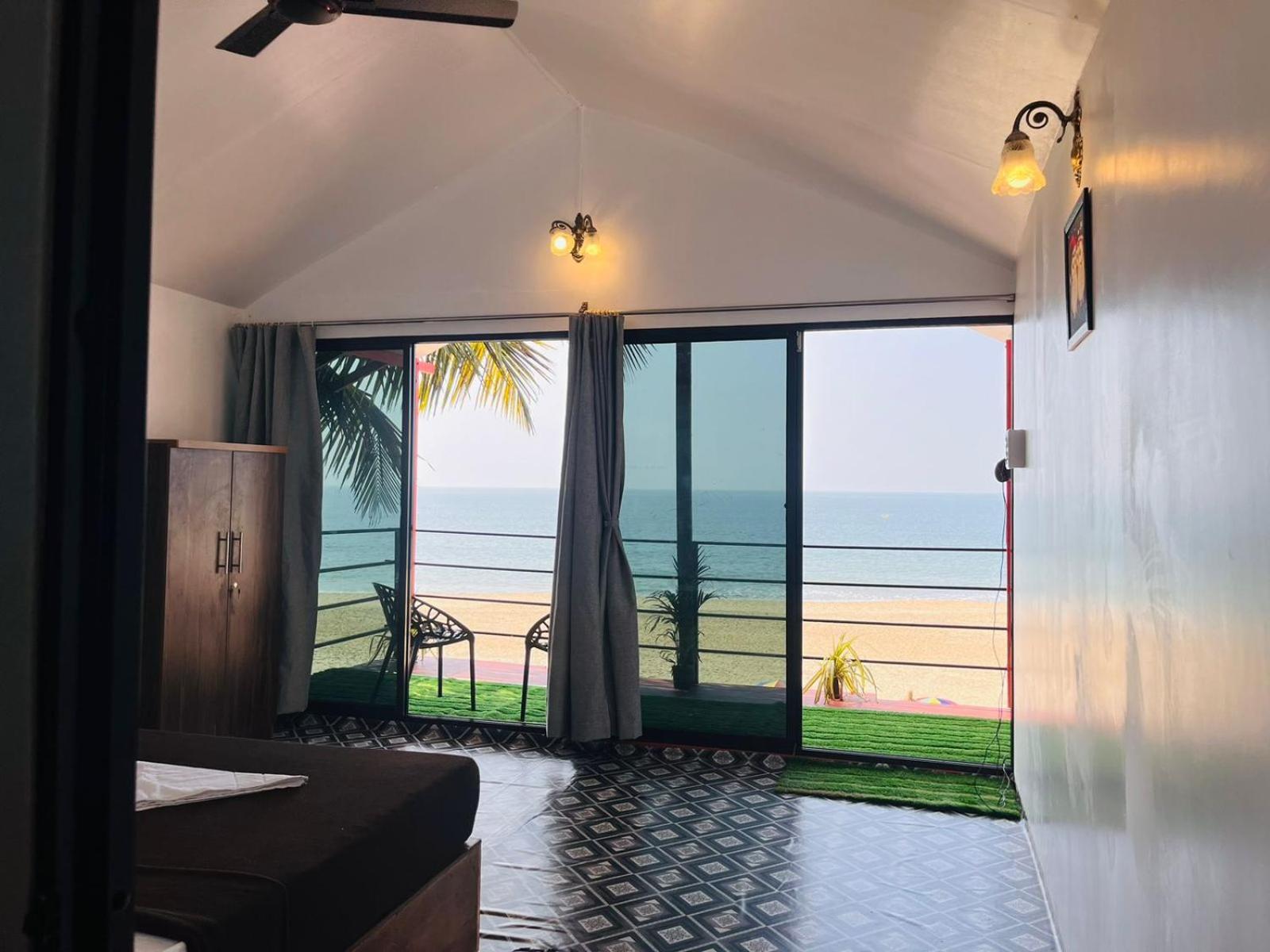 Casa Fiesta Sea Front Huts